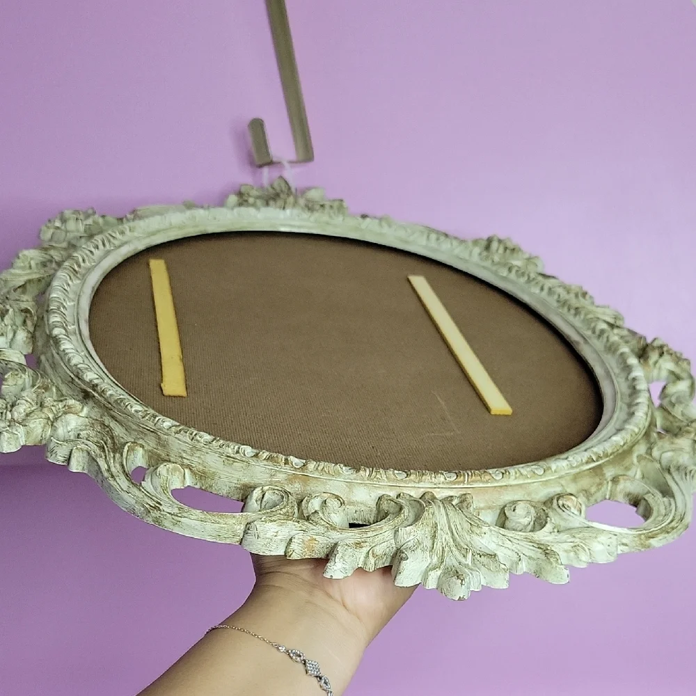 Elegant Vintage-Style Oval Wall Mirror